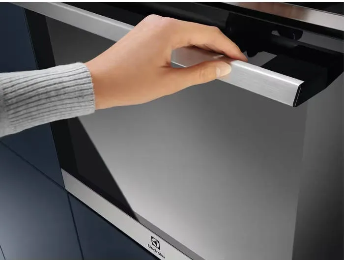 Four pyrolyse - ELECTROLUX | Group Digital