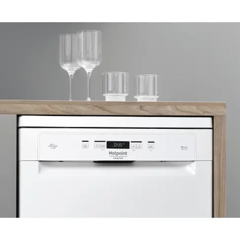 Lave-vaisselle 60 cm HOTPOINT-ARISTON HFC3C41CW - 2